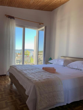 Roca Apartments